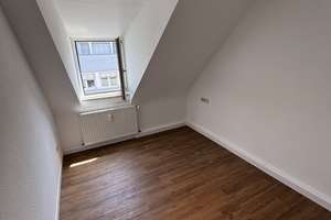 Renovierte Dachgeschosswohnung mit Einbauküche(Whg.4) – Eisenbahnstraße 39, 66117 Alt-Saarbrücken, Saarbrücken – Vorschaubild 5