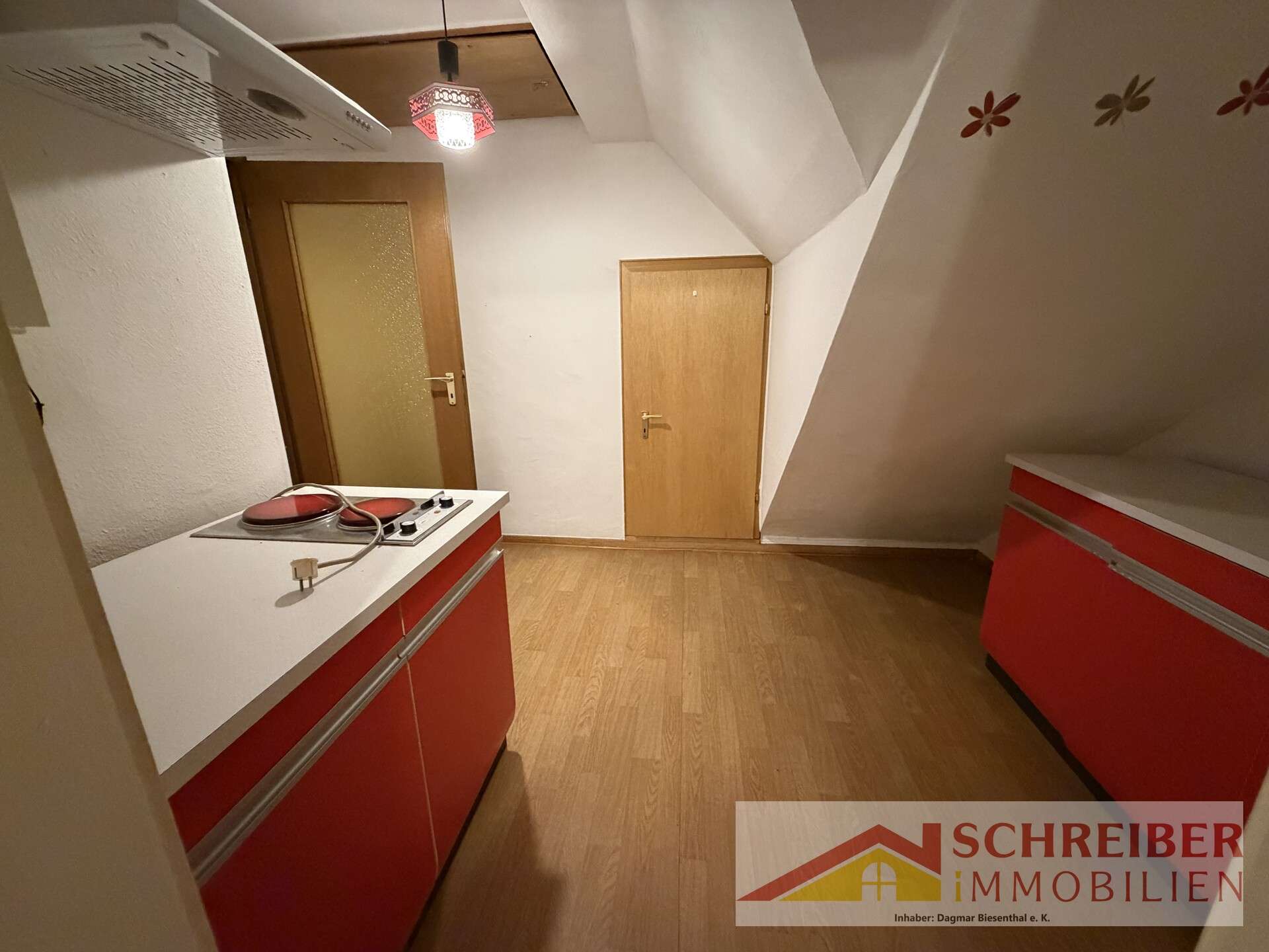 Immobilie in Biedenkopf - Großes Ein- / Zweifamilienhaus mit 3 Garagen in Biedenkopf - Wallau zu verkaufen - Bild 11