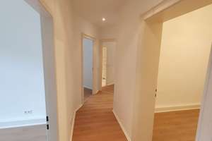 Renovierte 3 Zimmerwohnung plus Küche, Badezimmer, Speisekammer , Garderobe und Flur – Die vollständige Adresse der Immobilie erhältst du vom Anbieter., 65185 Südost, Wiesbaden – Vorschaubild 1