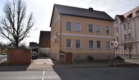 Bild von Zweifamilienhaus mit ausbaufähiger Scheune und 2 Garagen