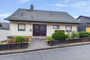 Ein Zuhause, das mit Ihnen mitwächst - mit Ausbaureserve und weitläufigem Garten – Die vollständige Adresse der Immobilie erhältst du vom Anbieter., 56659 Burgbrohl – Vorschaubild 1