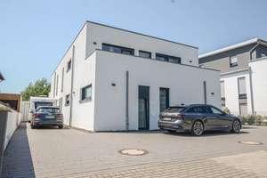 Ein- bis Dreifamilienhaus im Bauhausstil im Zentrum von Langenfeld * Baujahr 2020 * ca. 295 m² Wfl. – Die vollständige Adresse der Immobilie erhältst du vom Anbieter., 40764 Langenfeld (Rheinland) – Vorschaubild 4