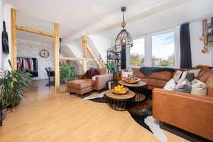 Attraktive Dachgeschosswohnung in gepflegtem Altbau aus der Gründerzeit – Die vollständige Adresse der Immobilie erhältst du vom Anbieter., 42853 Stadtpark, Remscheid – Vorschaubild 4