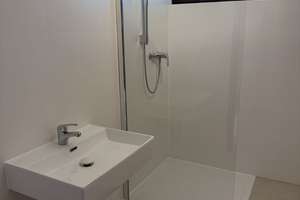 helle 2 Zimmer ETW mit neuem Bad, Loggia und Balkon sowie Stellplatz!!! – Die vollständige Adresse der Immobilie erhältst du vom Anbieter., 90491 Erlenstegen, Nürnberg – Vorschaubild 3