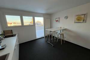 Großzügige 4 Zimmer Wohnung in Singen in Top Lage zu vermieten – August-Ruf-Straße 4, 78224 Singen (Hohentwiel) – Vorschaubild 1