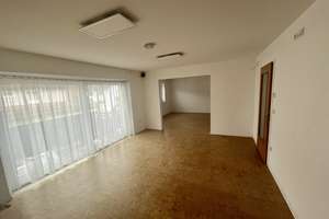Vollständig renovierte 8-Zimmer-Wohnung (ca. 190 m²) in Zweifamilienhaus in Westhausen – Industriestraße 23, 73463 Westhausen – Vorschaubild 4