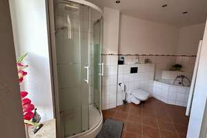 200 m² EFH in Wolfhagen-Istha, 7 Zimmer, Garten, ideal für Familien – Hagenstraße 13, 34466 Wolfhagen – Vorschaubild 2