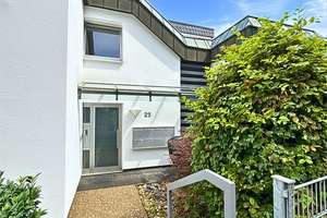 Luxuriös sanierte 3-ZKB mit EBK, 2 Balkonen + Garage mit Panoramablick – Birkenstraße 29, 66119 Sankt Arnual, Saarbrücken – Vorschaubild 2
