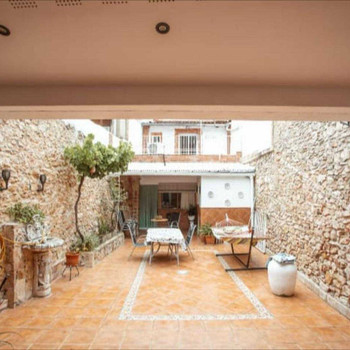HAUS IN MANUEL
