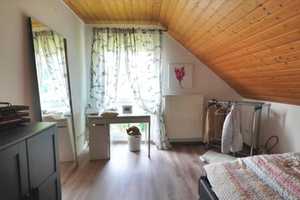 GROSSÜGIGES RAUMANGEBOT UND HERRLICHER GARTEN IN SEHR RUHIGER LAGE – Bodenseekreis – Vorschaubild 11
