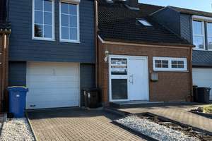 Gepflegtes, modernisiertes Reihenhaus mit Garten und Garage in schöner Lage! SZ-Bad