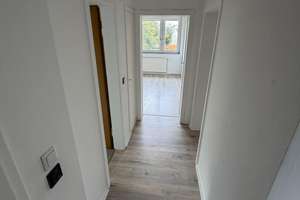 Schöne Helle 3 Zimmer Wohnung mit Balkon – Biesenstraße 35, 47137 Mittelmeiderich, Duisburg – Vorschaubild 2