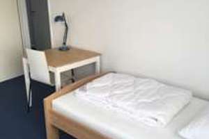 Möblierte 4-Zi Whg mit Balkon, WG geeignet – Neubeuerner Straße 10, 80686 Friedenheim, München – Vorschaubild 6