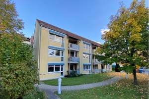BETREUTES WOHNEN ZENTRAL IN NÜRNBERG-EIBACH: 2-ZIMMER-SENIOREN-ETW MIT BALKON  UND TG-STELLPLATZ – Fürreuthweg 96, 90451 Röthenbach Ost, Nürnberg – Vorschaubild 2