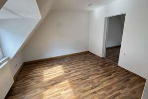 gemütliche 3-Zimmer DG-Wohnung mit EBK, zentrumsnah gelegen – Die vollständige Adresse der Immobilie erhältst du vom Anbieter., 90408 Pirckheimerstraße, Nürnberg – Vorschaubild 8