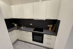 Design trifft Altbaucharme: Voll möblierte 2-Zimmer-Wohnung im Herzen Frankfurts – 60329 Bahnhofsviertel, Frankfurt am Main – Vorschaubild 4
