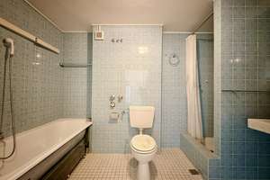 Sanierungsbedürftige Dachgeschosswohnung mit zwei Dachterrassen und großem Gestaltungspotenzial! – Andreestr. 1-7, 80634 Neuhausen, München – Vorschaubild 9