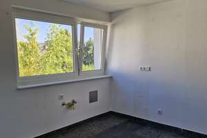 Dachgeschoss mit drei Zimmern und Ausblick in Alzenau – Die vollständige Adresse der Immobilie erhältst du vom Anbieter., 63755 Alzenau – Vorschaubild 4
