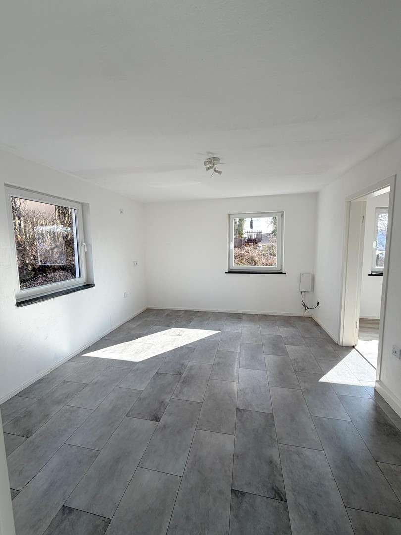 Immobilie in Beratzhausen - *Frisch Saniert & Provisionsfrei* Wunderschönes Einfamilienhaus mit malerischer Aussicht & 3 Gärten - Bild 6