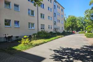Gepflegte 2 Zimmerwohnung mit Sonnenbalkon und Tageslichtbad - 0172-3261193 – Die vollständige Adresse der Immobilie erhältst du vom Anbieter., 13581 Spandau (Ortsteil), Berlin – Vorschaubild 16