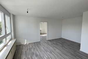 Neu renoviert 2-Zi. Wohnung mit EBK und Balkon – Stuttgart – Vorschaubild 3