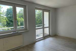 Familienwohnung mit Balkon und Blick ins Grüne 