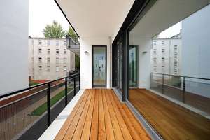 3-Zimmerwohnung im Neubau im Hinterhof mit Tiefgaragenstellplatz