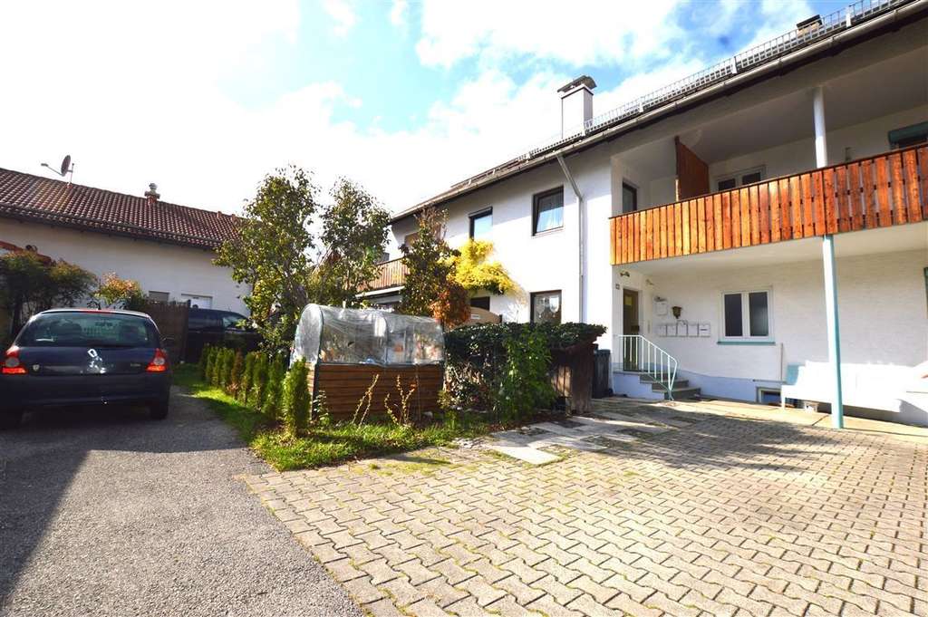 Immobilie in Peißenberg - ** Helle 3,5 Zimmerwohnung mit großen Südbalkonen und Raum für kreative Gestaltungsmöglichkeiten ** - Bild 1