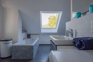 Ein Zuhause mit außergewöhnlichen Möglichkeiten -  stilvolles Zweifamilienhaus in Frankfurt-Harheim – 60437 Harheim, Frankfurt am Main – Vorschaubild 38
