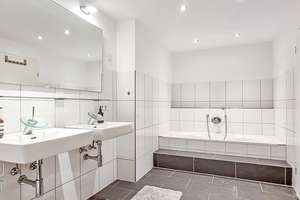 Möbliert - Schmuckstück in Möhringen, offene und große 2 Zimmer Wohnung mit 2 Bäder und Stellplatz b – Die vollständige Adresse der Immobilie erhältst du vom Anbieter., 70567 Möhringen-Mitte, Stuttgart – Vorschaubild 19