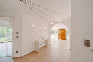 Waldtrudering: Exklusive 4-Zimmer-Wohnung | 2 Balkone | repräsentativer Grundriss | 5 Min zur S-Bahn – Die vollständige Adresse der Immobilie erhältst du vom Anbieter., 81827 Waldtrudering, München – Vorschaubild 3