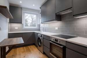 Bezugsfrei in Marienfelde! Helle 2,5-Zimmer-Wohnung mit Balkon & Aufzug in grüner Wohnanlage – Die vollständige Adresse der Immobilie erhältst du vom Anbieter., 12277 Marienfelde, Berlin – Vorschaubild 3