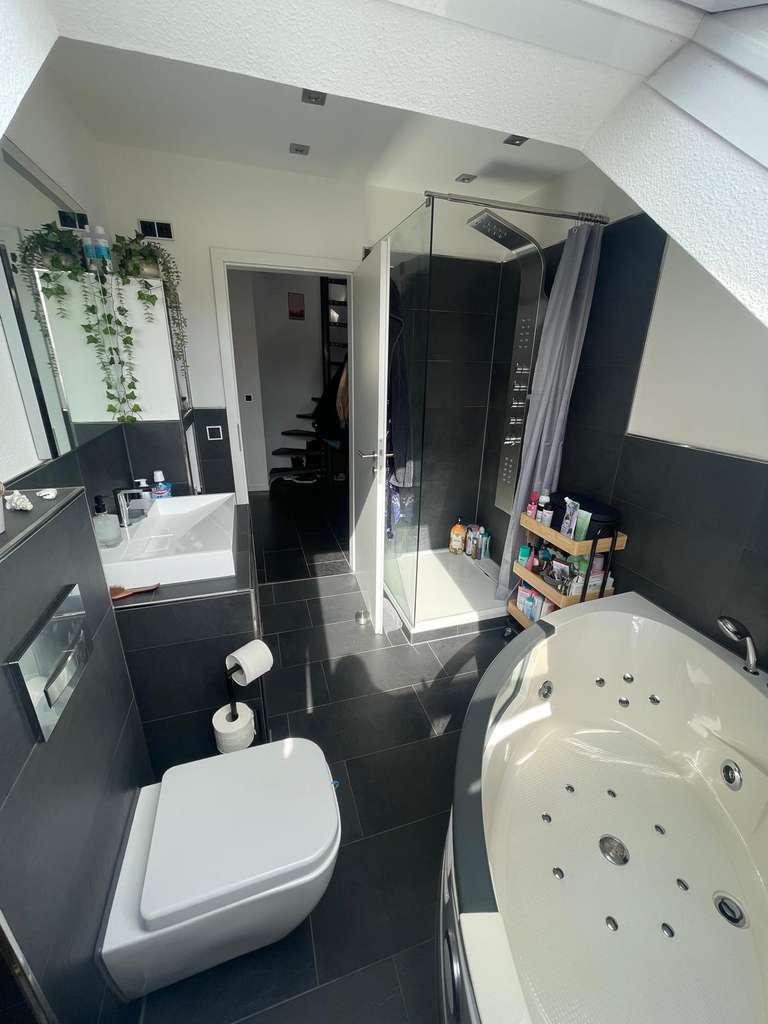 Immobilie in Eschau - 2 Zimmer DG Wohnung mit Balkon und zusätzlichem Spitzboden  in Eschau - Bild 4