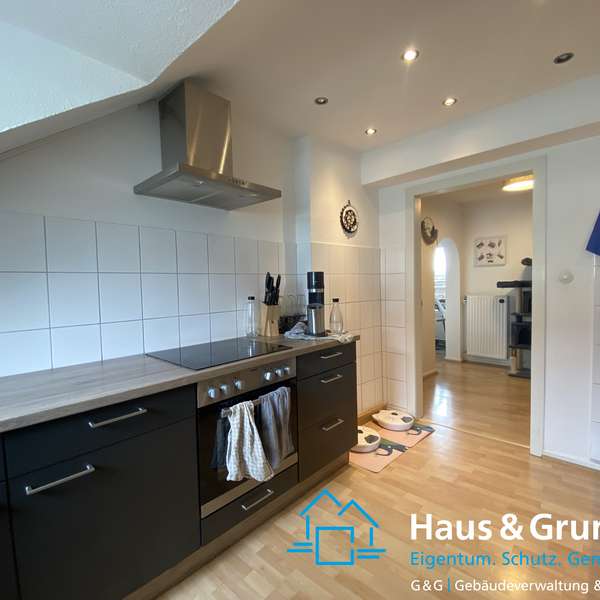 *** schöne 3-Zimmer-Wohnung mit Terrasse, Wintergarten und Blick auf den Dom ***