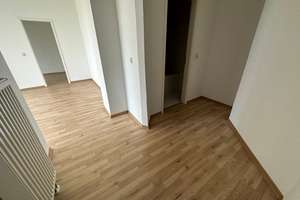 Wintergarten -  geräumige Zimmer - im 3.OG - Nachmieter ab 1.4. gesucht ! – Altendorfer Straße 10, 9113 Schloßchemnitz, Chemnitz – Vorschaubild 6