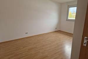 Schöne, frisch renovierte 3-Raum-DG-Wohnung mit Balkon und Garagenstellplatz in Mönchengladbach – Neersbroicher Straße 173, 41066 Flughafen, Mönchengladbach – Vorschaubild 13