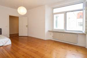 Seltene Familienwohnung in Charlottenburg – 4 Zimmer, Wohnküche, Bad & Gäste-WC – Die vollständige Adresse der Immobilie erhältst du vom Anbieter., 10627 Charlottenburg, Berlin – Vorschaubild 2