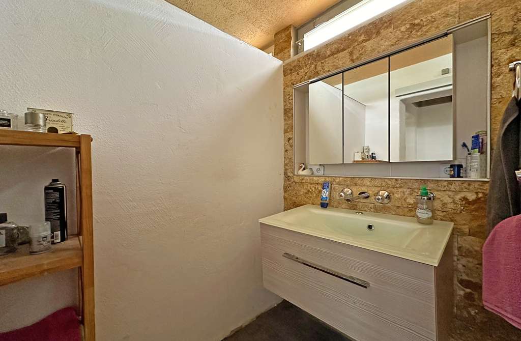 Immobilie in Teisendorf - L-Förmiger Bungalow (Renovierungs­bedürftig) - Bild 1