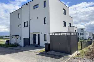 *PETS ALLOWED IN 2-STORY APPARTMENT* approx. 116 m², 3-room, 2-bed, 1.25-bath, garage, and garden – Die vollständige Adresse der Immobilie erhältst du vom Anbieter., 65191 Mitte, Wiesbaden – Vorschaubild 24