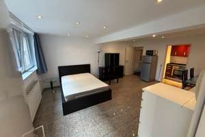 Stilvolles City-Apartment mit Terrasse zur Alleinnutzung