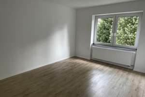 Innenstadt Ost am Westfalenpark: 3,5-Zi.-Wohnung mit Südwestbalkon und Küche! – 44141 Westfalendamm, Dortmund – Vorschaubild 3