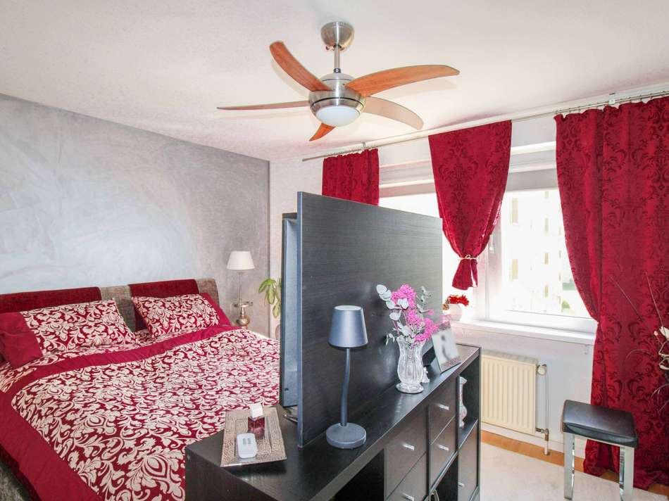 Schlafzimmer (2)