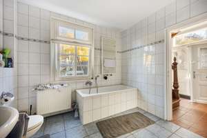 freistehendes Zweigenerationshaus mit Potenzial zum 3 Familienhaus mit ca. 263 qm – Die vollständige Adresse der Immobilie erhältst du vom Anbieter., 42653 Gräfrath, Solingen – Vorschaubild 20