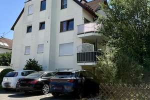 Helle 2,5-Zimmer-Maisonettewohnung, auf Wunsch möbliert, 2 Balkone, Stellplatz, ruhige Lage nahe Uni