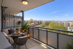 Panoramablick über Leipzig: 3-Zimmer-Maisonette-Wohnung mit zwei Balkonen, Stellplatz & Aufzug – Die vollständige Adresse der Immobilie erhältst du vom Anbieter., 4347 Schönefeld-Ost, Leipzig – Vorschaubild 3