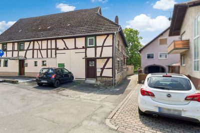 Kleines denkmalgeschütztes Einfamilienhaus in Staufenberg - Treis!