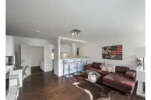 Lichtdurchflutete 1-Zimmer Wohnung, beste Lage Pasings – Offenbachstraße 1, 81425 München – Vorschaubild 1