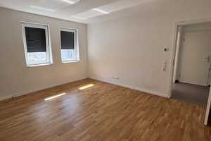 Modernisierte 3-Zimmer-Wohnung mit Einbauküche in Stuttgart Obertürkheim  – Ebniseestraße 7, 70329 Stuttgart – Vorschaubild 3