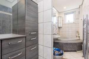 Doppelhaushälfte 115qm in Lichterfelde Ost mit 3,5 Zimmer, ausgebautem Dachgeschoss und Wohn-Keller – Die vollständige Adresse der Immobilie erhältst du vom Anbieter., 12209 Lichterfelde, Berlin – Vorschaubild 11