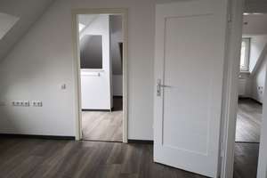 Wohnen mit Charakter: 2-Zimmer-Dachgeschosswohnung in Duisburg-Duissern – Heckenstraße 15, 47058 Duissern, Duisburg – Vorschaubild 11